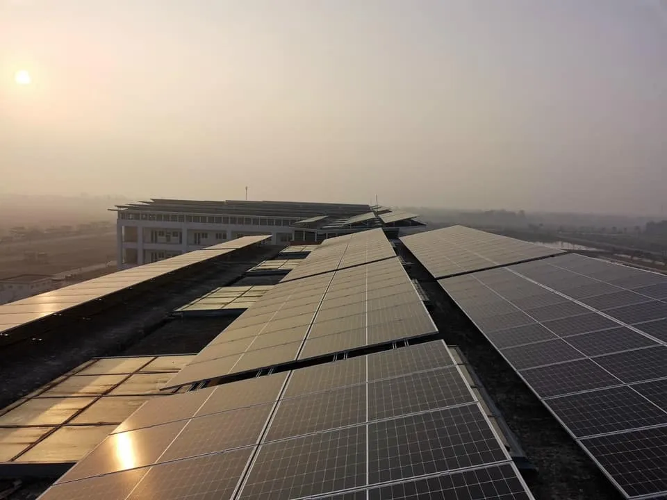 Lưu trữ điện năng lượng mặt trời bằng pin lithium có hiệu quả không